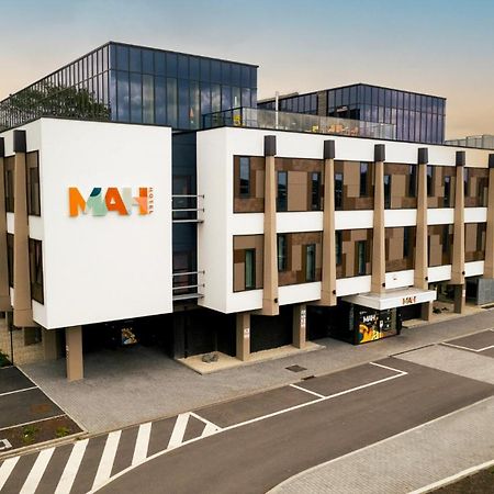 Mah Hotel Saint-Ghislain エクステリア 写真